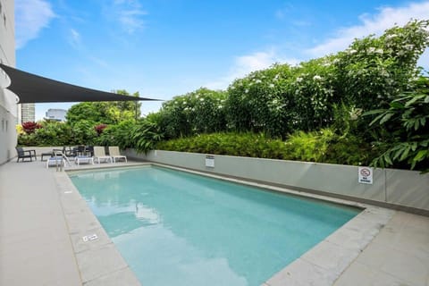 Spaciously Bright 1-Bed Apartment Condominio in Toowong