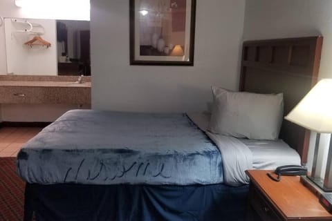 Hotel 2 Queen Beds Hotel Room 232 Wi-Fi Hot Tub Booking Apartment in Stillwater