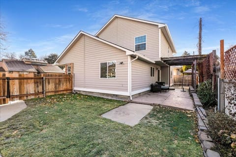 Parkside Home Perfect for Families Casa in Garden City