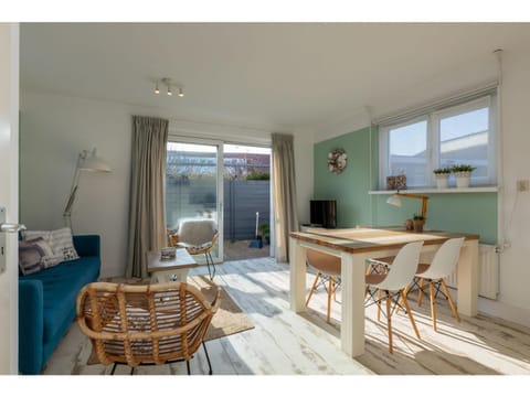 Holiday home with sun terrace facing south pet friendly Maison in Westkapelle