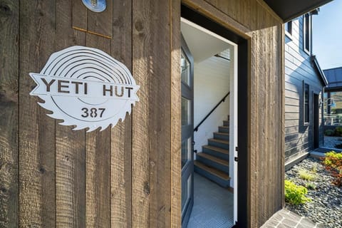 Yeti Hut #69 House in Chelan (In Town)