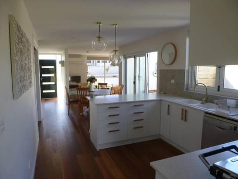 Turners Beach Escape - Great for Families & Groups House in Ulverstone