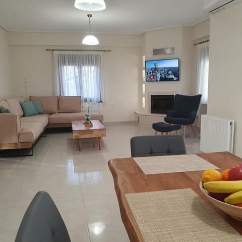 TV and multimedia, Living room, Seating area