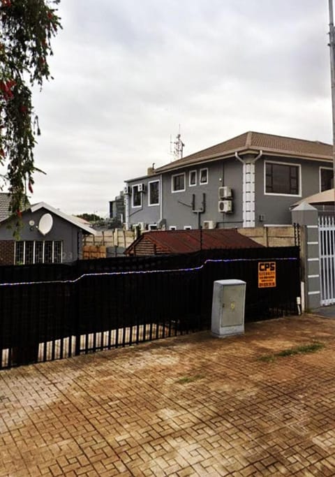 Property building, Day, Neighbourhood, Street view