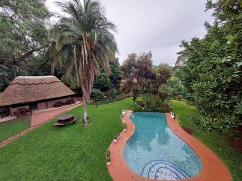 Contemporary spacious guesthouse surrounded with green garden and pool in Mount Pleasant - 2063 Condo in Harare