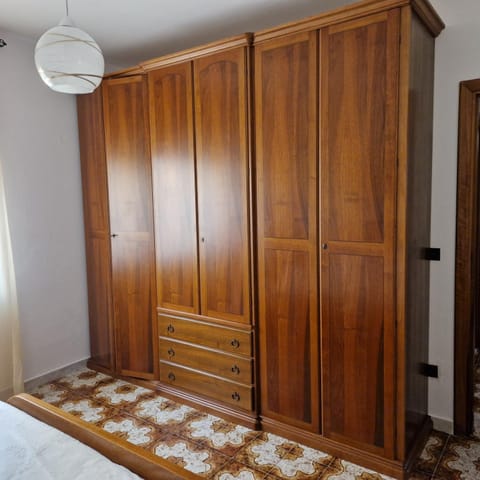 Bedroom, wardrobe