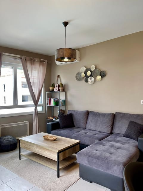 Communal lounge/ TV room, Living room, Seating area