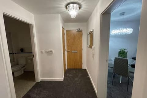 Moda Wigan 2 - Stylish 2 Bed in Central Wigan Condo in Wigan