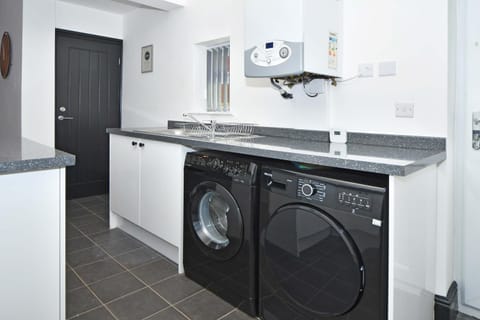 Kitchen or kitchenette, minibar, pet friendly, stove, washing machine, dryer