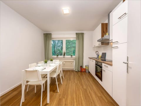 Kitchen or kitchenette, Dining area, pet friendly, stove