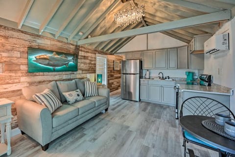Everglades City Trailer Cabin with Boat Slip! Condominio in Everglades City