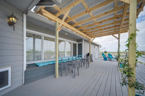 Pet-Friendly Texas Retreat with Deck and Gas Grill! Casa in Llano