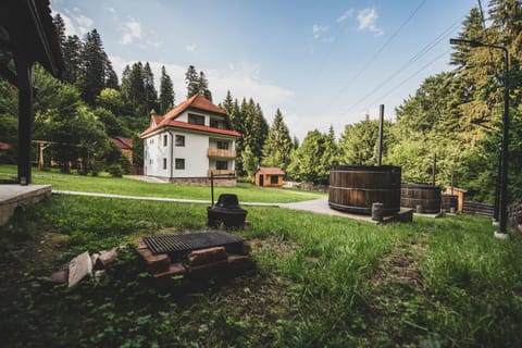 Forest Resort Bed and Breakfast in Brașov County