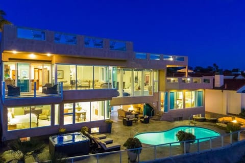 Celebrity Oceanfront Estate House in La Jolla