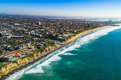 Celebrity Oceanfront Estate House in La Jolla