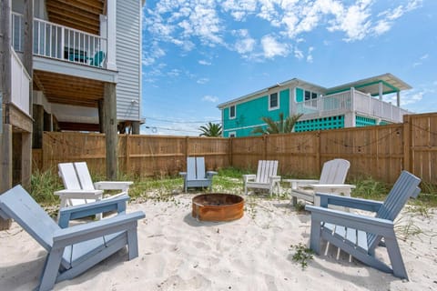 Toes In The Sand - Main House Haus in Pensacola Beach