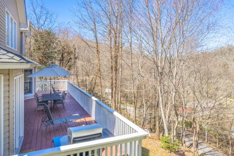 Beary Relaxing House in Swain County