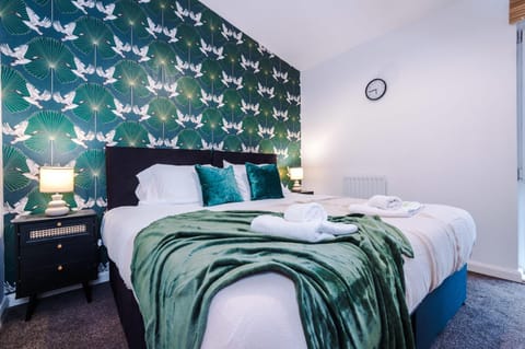 Rest&Recharge at a Spacious Townhouse by the Etihad (5mins to City Centre, Free Secure Parking) House in Manchester