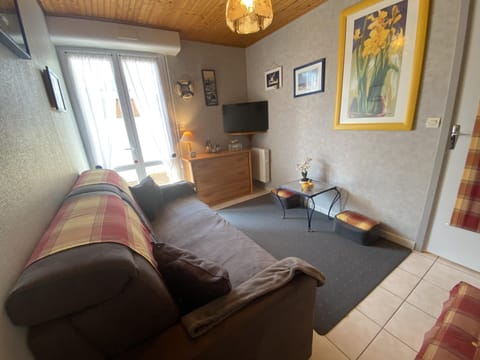 Appartement 4 pers. à Fouras, proche plage avec cour ensoleillée et stationnement - FR-1-709-37 Apartment in Fouras