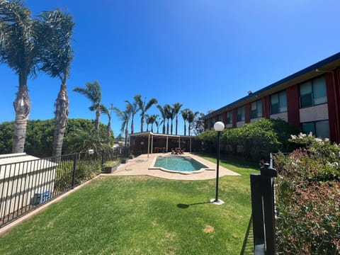 Property building, Garden view, Pool view, Swimming pool