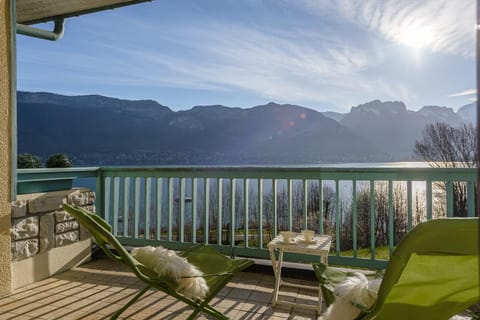 SEVRIER-Unique Villa Chante au Vent, piscine et Vue Lac 8pers, LLA Selections by Location lac Annecy House in Sévrier