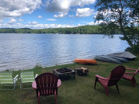 Cozy Lakefront with Beach of your own! Haus in Webster Lake