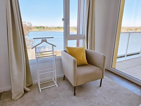 Lakeside Provence - Appartement 4 étoiles face au lac de Monteux Condo in Pernes-les-Fontaines