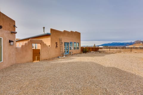 Ideally Located Taos Vacation Rental with Gas Grill House in Ranchos De Taos