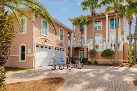 Large Pool - Hot Tub - Elevator - Gated Community House in Destin