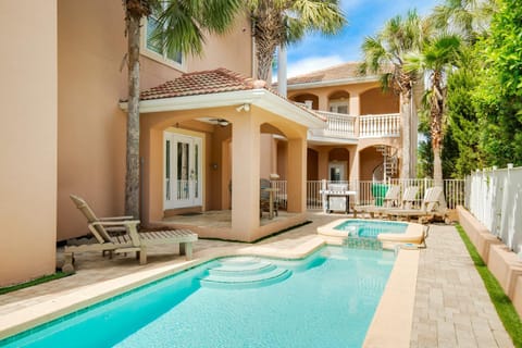 Tranquility - Private Pool and Hot Tub House in Destin