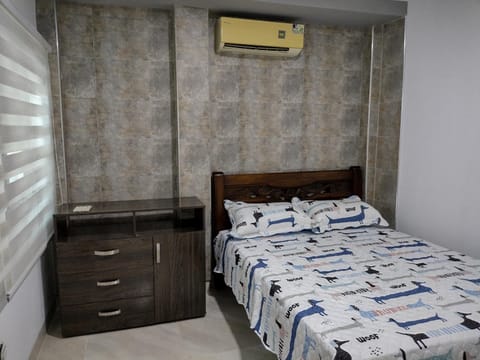 Bed, Photo of the whole room, Bedroom, air conditioner