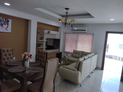 TV and multimedia, Living room, Dining area, air conditioner