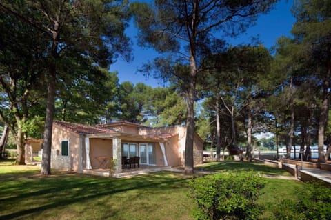 Property building, Patio, Garden