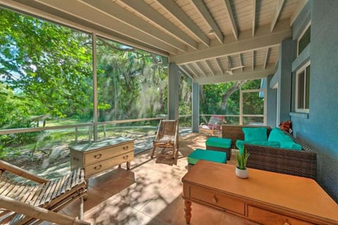 Patio, Balcony/Terrace, Seating area, Garden view