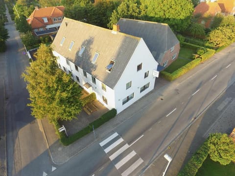 Property building, Neighbourhood, Bird's eye view, Location