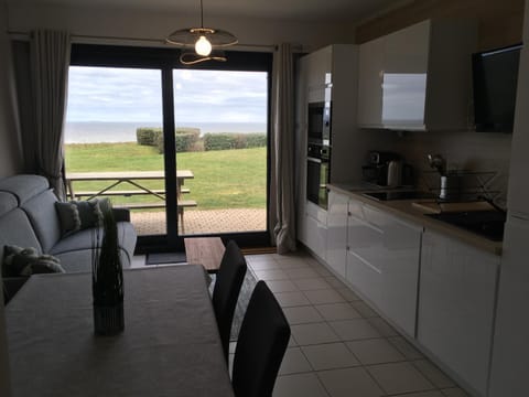 Natural landscape, Kitchen or kitchenette, Seating area, Dining area, Garden view, Sea view