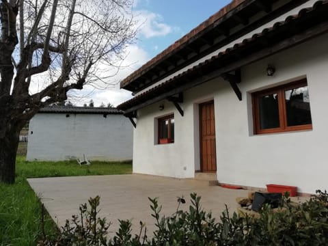 Casa de campo entre dos parques naturales House in Arratia-Nerbioi