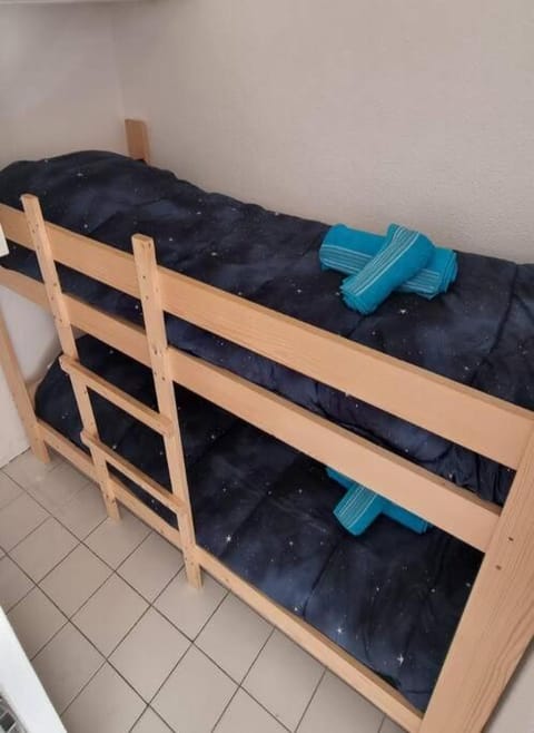 bunk bed