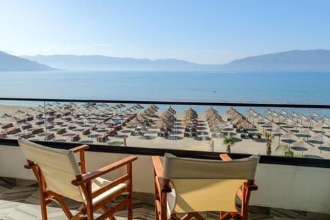 Day, Natural landscape, View (from property/room), Balcony/Terrace, Seating area, Beach, Mountain view, Sea view