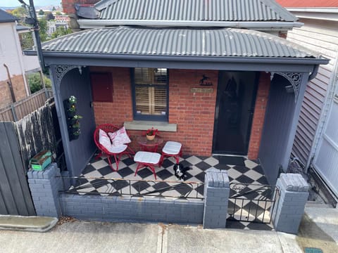 Violet Cottage in the City Apartment in Hobart