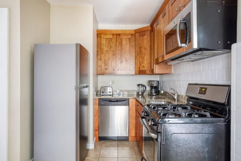 Cozy N End 2BR steps from Harborwalk BOS-445 Apartment in North End Boston