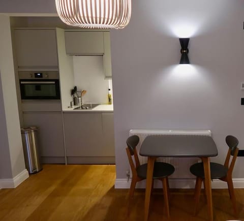 Stylish Studio Apartment, ensuite, kitchenette Apartamento in Twickenham