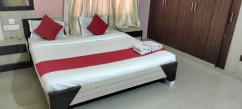 Goroomgo Golden Beach Inn Puri Near Sea Beach - Family Comfortable Stay with Parking Facilities Hotel in Puri
