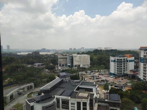 HB1516- Two queen bed-Wifi-Netflix- Parking- Cyberjaya, 3056 Apartamento in Putrajaya
