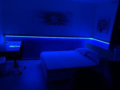 Grand studio très agréable avec bar, cuisine et terrasse Apartment in Cagnes-sur-Mer