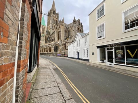 8, St Marys , Private Double Ensuite Room - Room Only- Truro Bed and Breakfast in Truro