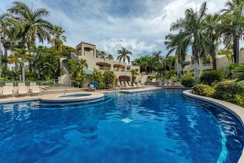 Palms at Wailea Two Bedrooms - Partial Ocean View by Coldwell Banker Island Vacations Apartment in Wailea