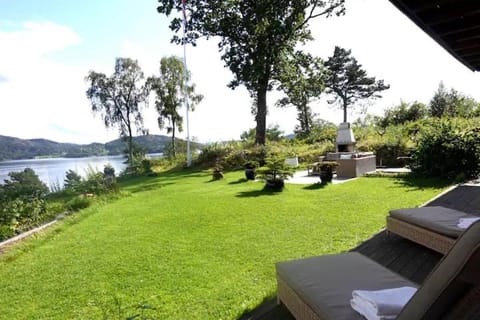 Villa Arboretet - Seaside villa with private pool & infrared sauna in the heart of Arboretet, Bergen Villa in Bergen