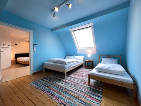 Übernachten in großer Maisonette-Wohnung by Rabe Apartamento in Karlsruhe