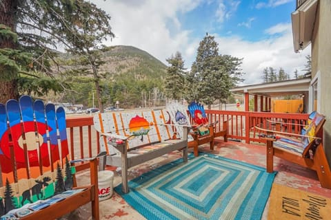 The Pikes Peak Villa -Hot Tub -Mtn Views -Firepit House in Cascade-Chipita Park